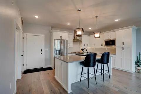 211 E 9th St, Coralville, IA 52241