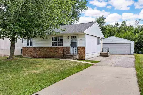 3227 Cameo Ln SW, Cedar Rapids, IA 52404