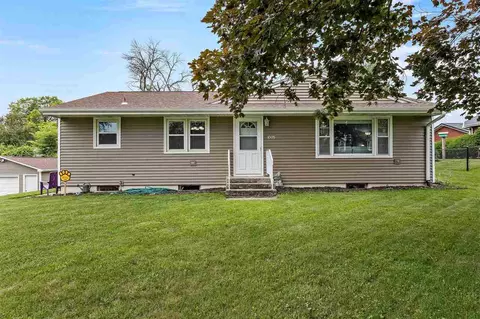 1005 Mulberry St, Tipton, IA 52772