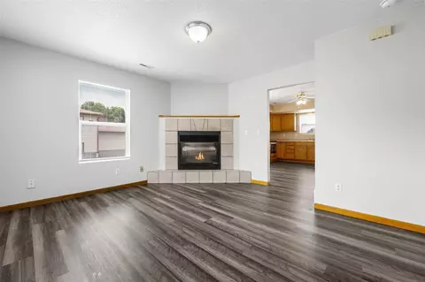 957 Boston Way, Coralville, IA 52241
