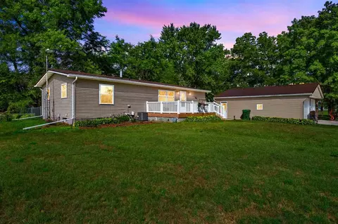 1919 3rd St, Tipton, IA 52772