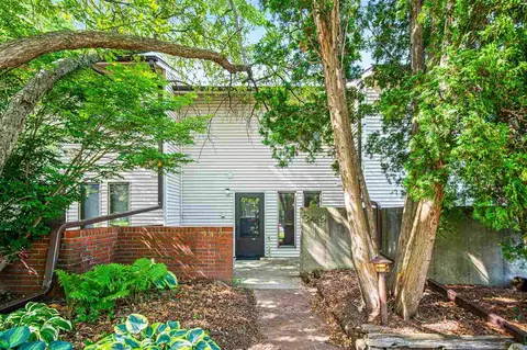 349 Samoa Dr, Iowa City, IA 52246