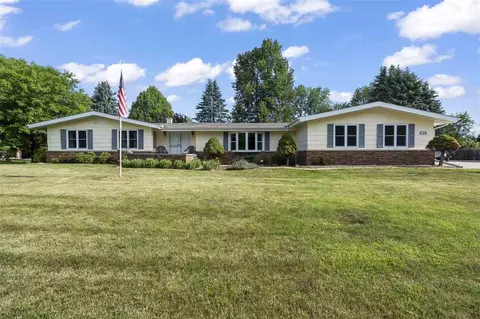525 13th Ave, Grinnell, IA 50112