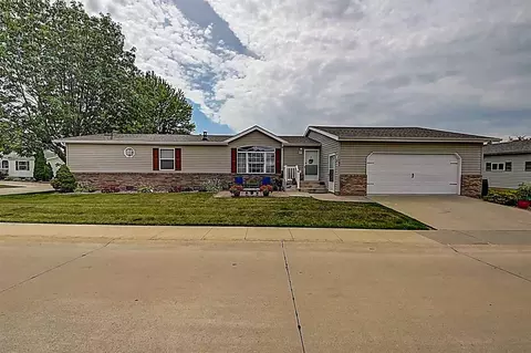 161 Paddock Cir, Iowa City, IA 52240