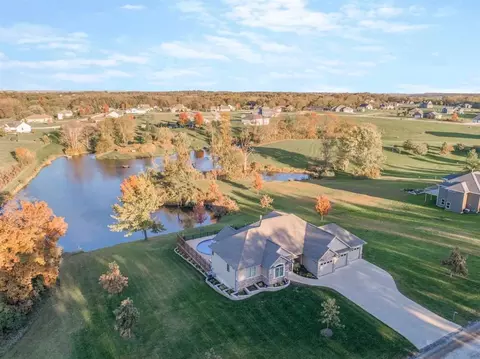 1412 Willow Brook Ln, Riverside, IA 52327