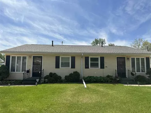3031 NW Elaine Dr, Cedar Rapids, IA 52405