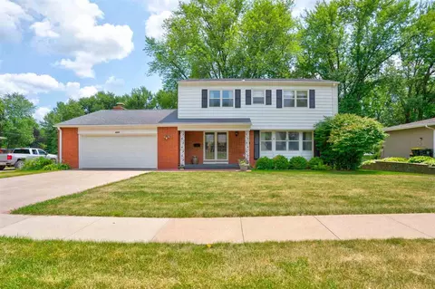 2313 Mayfield Rd, Iowa City, IA 52245