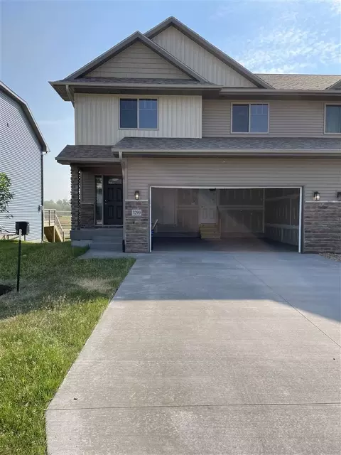 3331 Loethen Ln, Coralville, IA 52241
