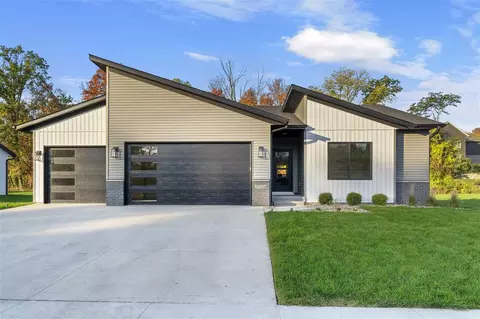 5524 Seminole Valley Trl NE, Cedar Rapids, IA 52411