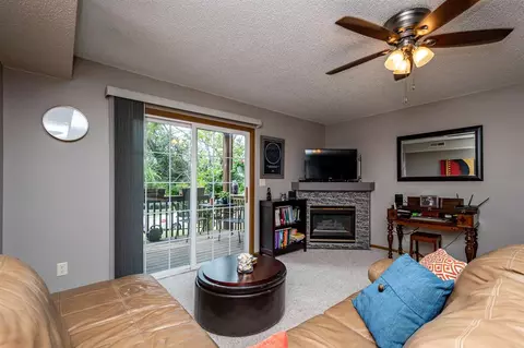 68 Westside Dr, Iowa City, IA 52246