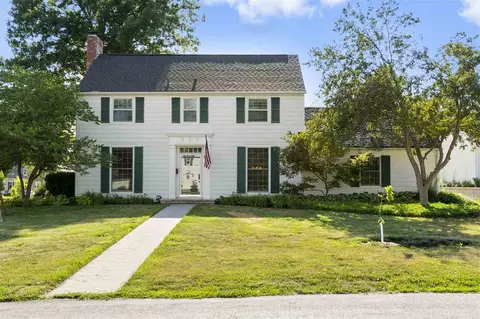 327 Crescent St SE, Cedar Rapids, IA 52403