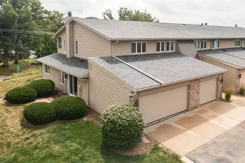 1740 Applewood Pl NE, Cedar Rapids, IA 52402