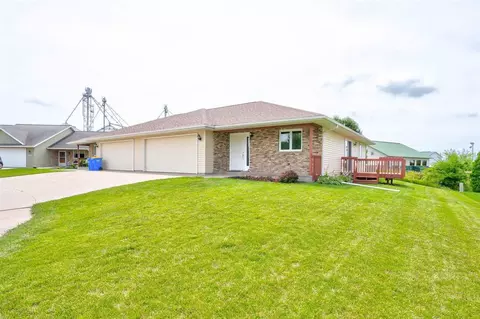205 F Cir, Kalona, IA 52247