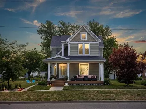 520 S Dubuque St, Solon, IA 52333