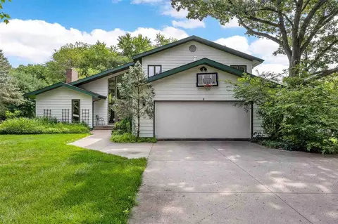 11 Brickwood Knl NE, Iowa City, IA 52240