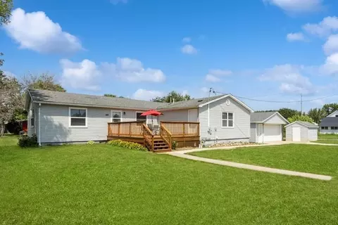703 Wallace Ave, Marengo, IA 52301