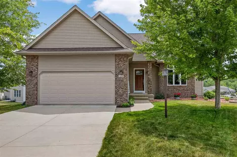 560 Avalon Pl, Coralville, IA 52241