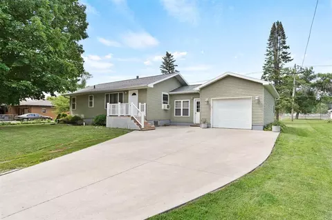 703 F Ave, Kalona, IA 52247