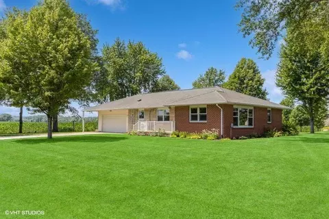 309 S 14th St, Kalona, IA 52247
