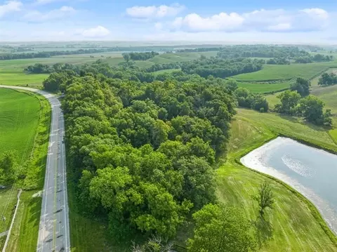 2856 H Ave, Williamsburg, IA 52361