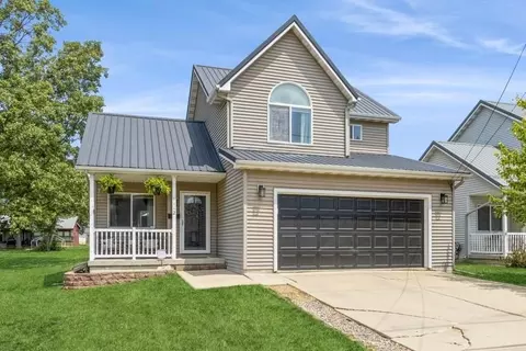 1112 Center St, Cedar Rapids, IA 52402