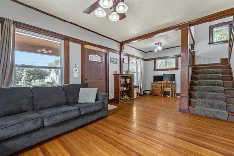 302 E 3rd St, Solon, IA 52333 photo 3
