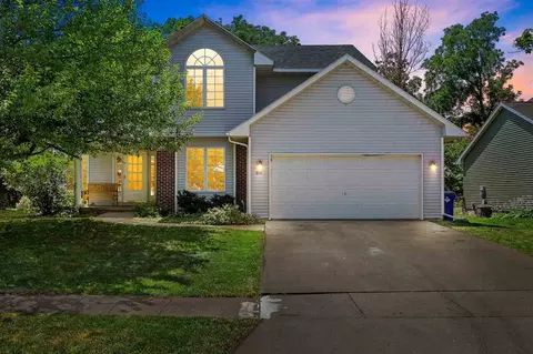 808 White Ivy Pl NE, Cedar Rapids, IA 52402