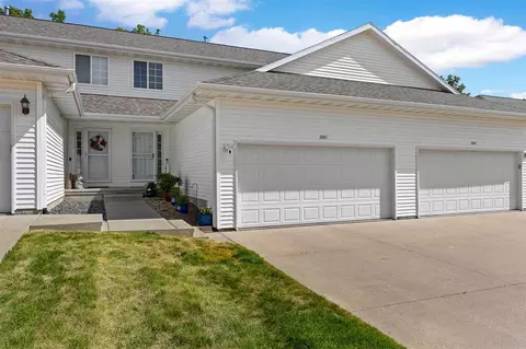 3545 Stoney Point Rd SW, Cedar Rapids, IA 52404