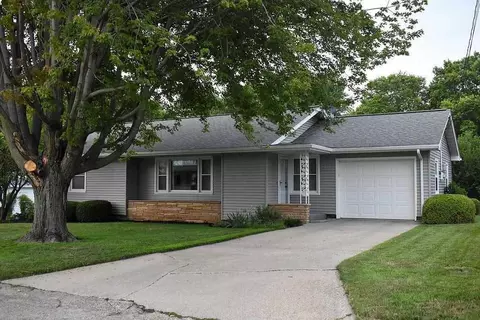 203 Long St, Williamsburg, IA 52361