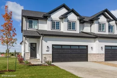 100 Dogwood Ln, Tiffin, IA 52340