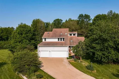 3919 Hensleigh Dr NE, Iowa City, IA 52240