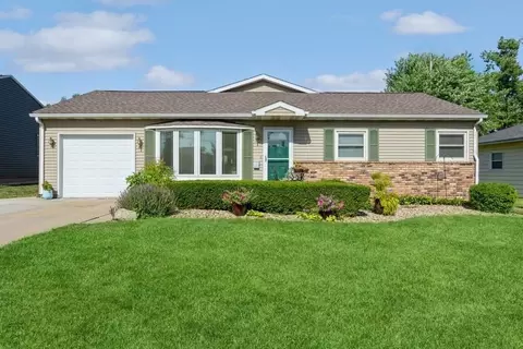 206 6th Ave, Hiawatha, IA 52233