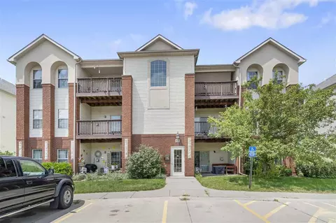 835 Blue Sky Dr, North Liberty, IA 52317