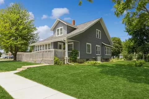 303 E Ave, Kalona, IA 52247