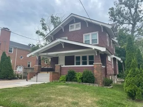 921 E Burlington St, Iowa City, IA 52240