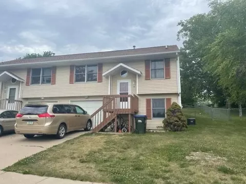 1901 Gryn Dr, Iowa City, IA 52246