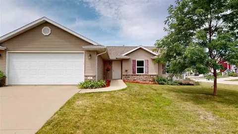 3 Thistle Ct, Iowa City, IA 52240