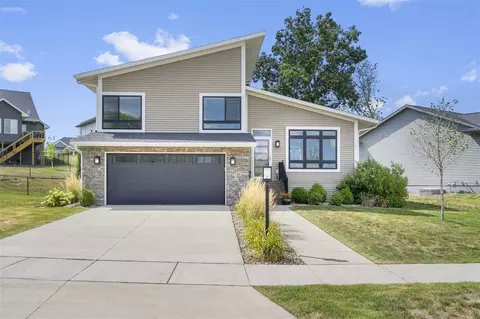 1201 Ironwood Ln, Tiffin, IA 52340