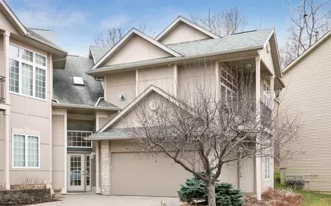 265 Holiday Rd, Coralville, IA 52241