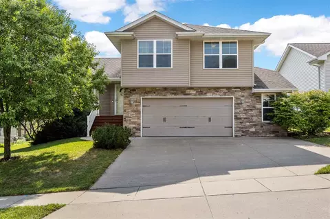 2489 Belmont Dr, Coralville, IA 52241