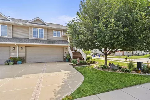 410 N Mckenzie Ln, North Liberty, IA 52317