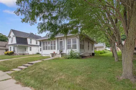 804 4th St, Wellman, IA 52356