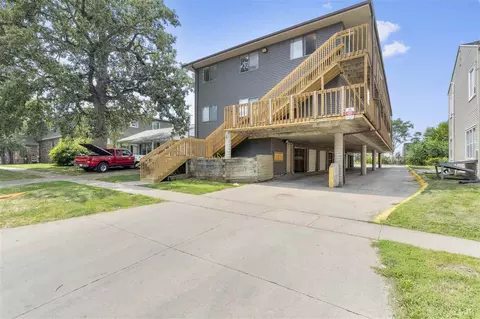 619 S Johnson St, Iowa City, IA 52240