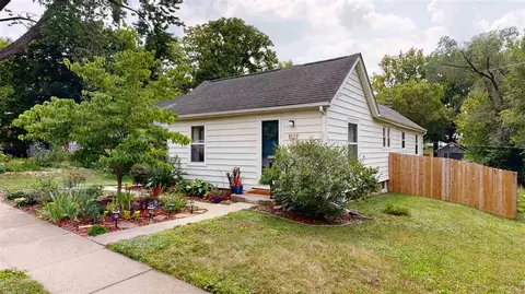 1027 Ginter Ave, Iowa City, IA 52240