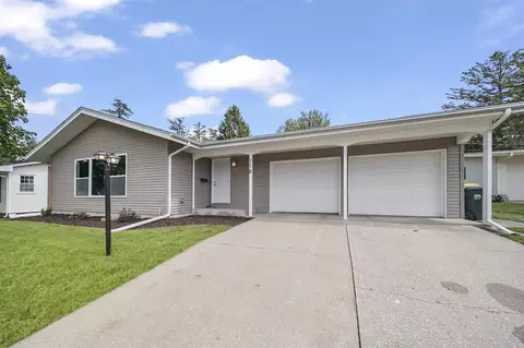 118 N 7th Ave, Iowa City, IA 52245