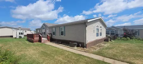 834 Basswood Ln, Iowa City, IA 52246