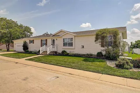 268 Paddock Cir, Iowa City, IA 52240