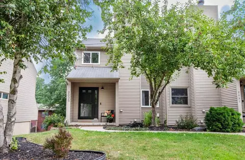 2035 Waterford Dr, Coralville, IA 52241