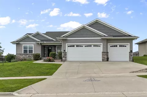 1655 Red Barn Dr, North Liberty, IA 52317