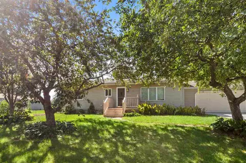 215 Jefferson St, Kalona, IA 52247